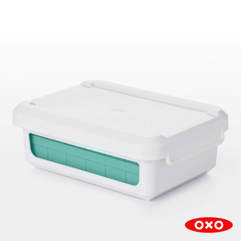 COVERED ICE CUBE TRAY