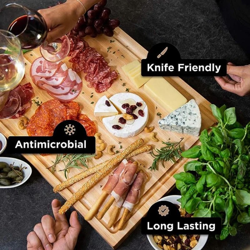 CLASSIC CUTTING BOARD (MEDIUM) - MAPLE