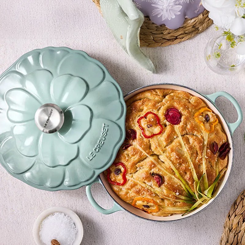 SHALLOW PETAL CASSEROLE - 26CM - SEA SALT