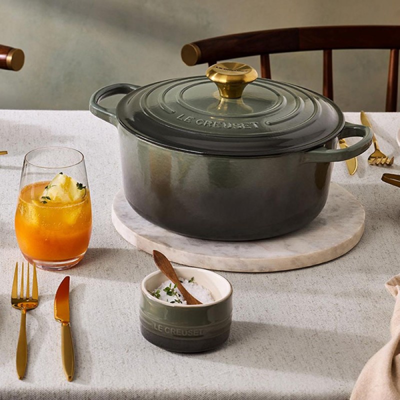 28CM SIGNATURE ENAMELLED CAST IRON ROUND CASSEROLE - THYME