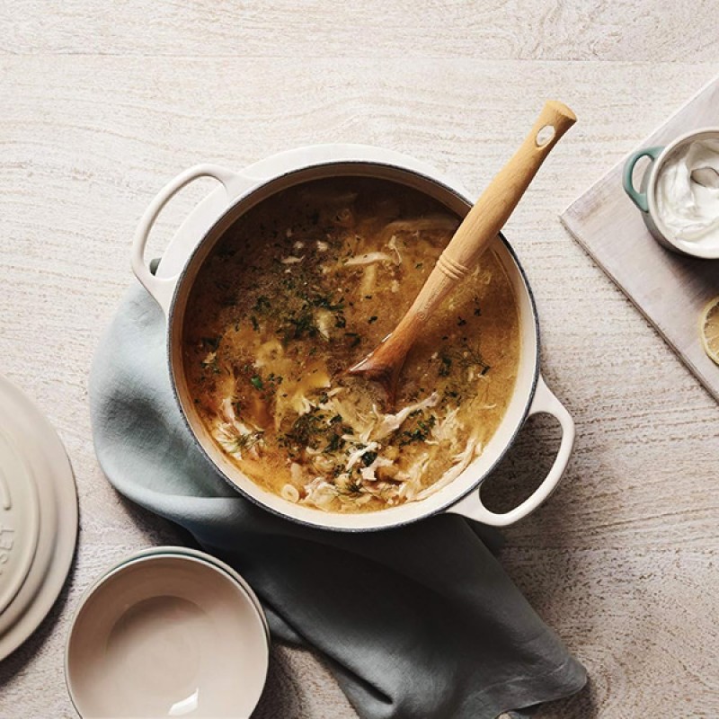 26CM SIGNATURE ENAMELLED CAST IRON ROUND CASSEROLE - MERINGUE