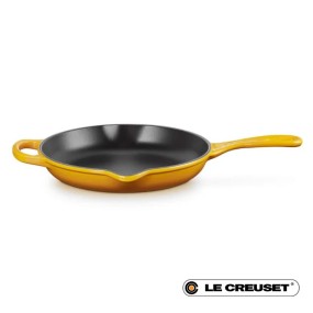 23CM SIGNATURE CAST IRON ROUND SKILLET - NECTAR