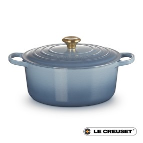28CM SIGNATURE ENAMELLED CAST IRON ROUND CASSEROLE...