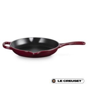 23CM SIGNATURE CAST IRON ROUND SKILLET - GARNET